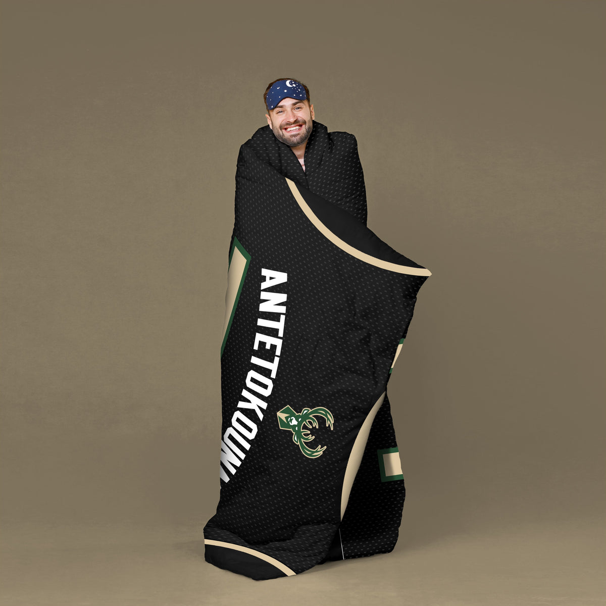 Milwaukee Bucks Giannis Antetokounmpo 60” x 80” Plush Jersey Blanket